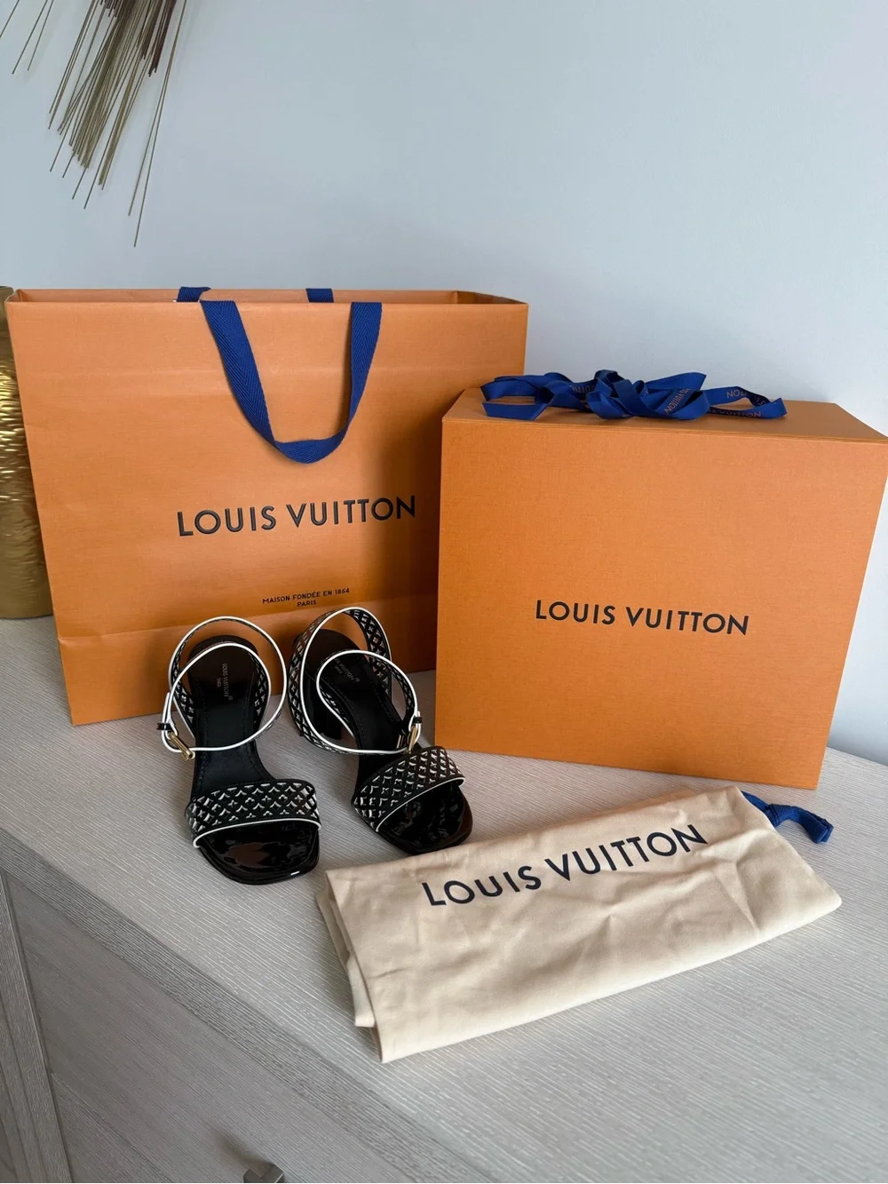 NEW! Louis Vuitton Silhouette Black Patent Leather Sandals - Cute LV heel!